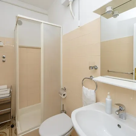 Two Palms Casa de hóspedes 3*