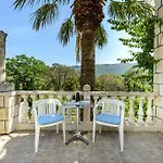Two Palms Guest house 3*