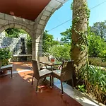 Guest house Two Palms
