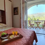 Two Palms Guest house
