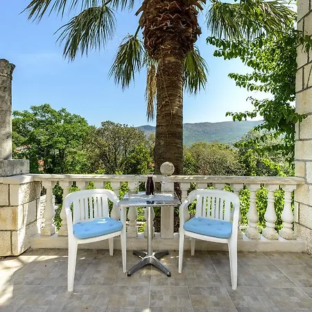Two Palms Guest house 3*