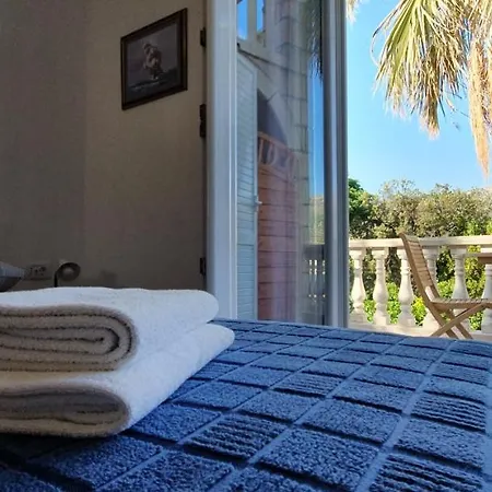 Guest house Two Palms