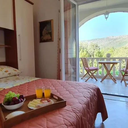 Two Palms Guest house